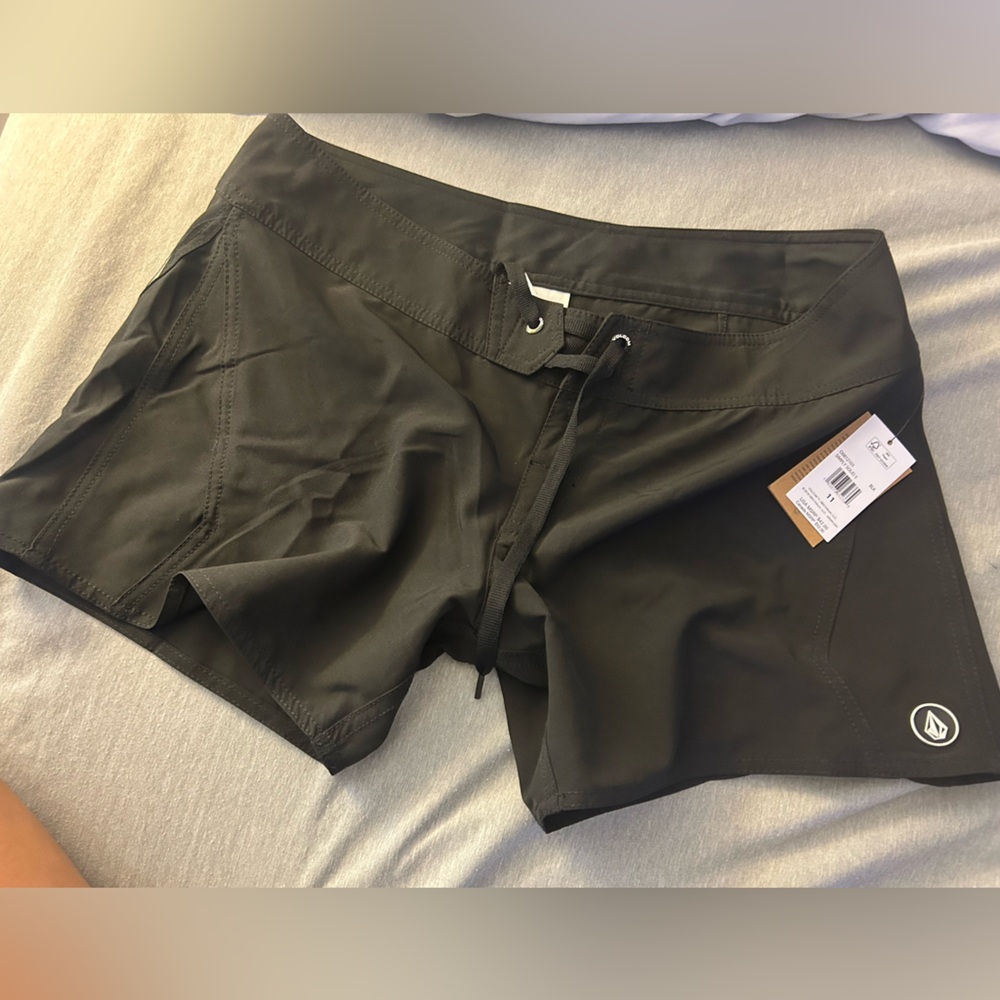 Black volcom board shorts